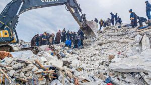 Muchos edificios quedaron destruidos tras el terremoto en Turquía y Siria.