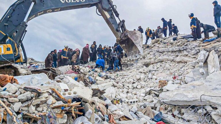 Muchos edificios quedaron destruidos tras el terremoto en Turquía y Siria.