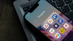 Celular con herramientas digitales útiles para trabajar o estudiar