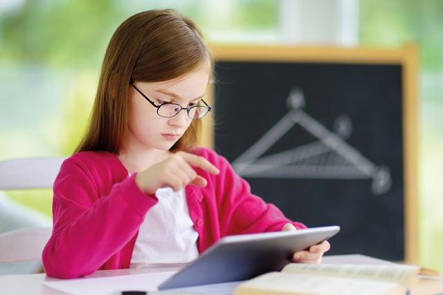Niña bajo diferentes tipos de evaluación