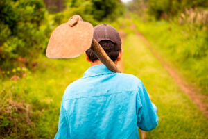 Niño víctima del trabajo infantil en Latinoamérica