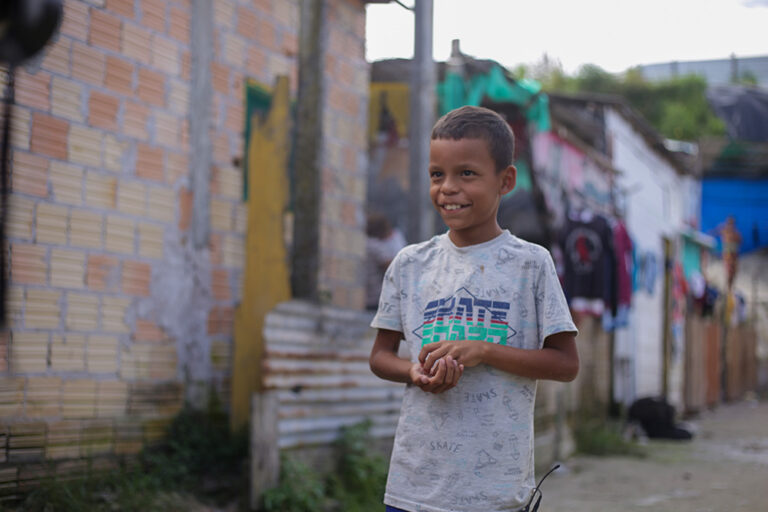 Miguel Ángel está “contento” de asistir a los Espacios Amigables de World Vision.
