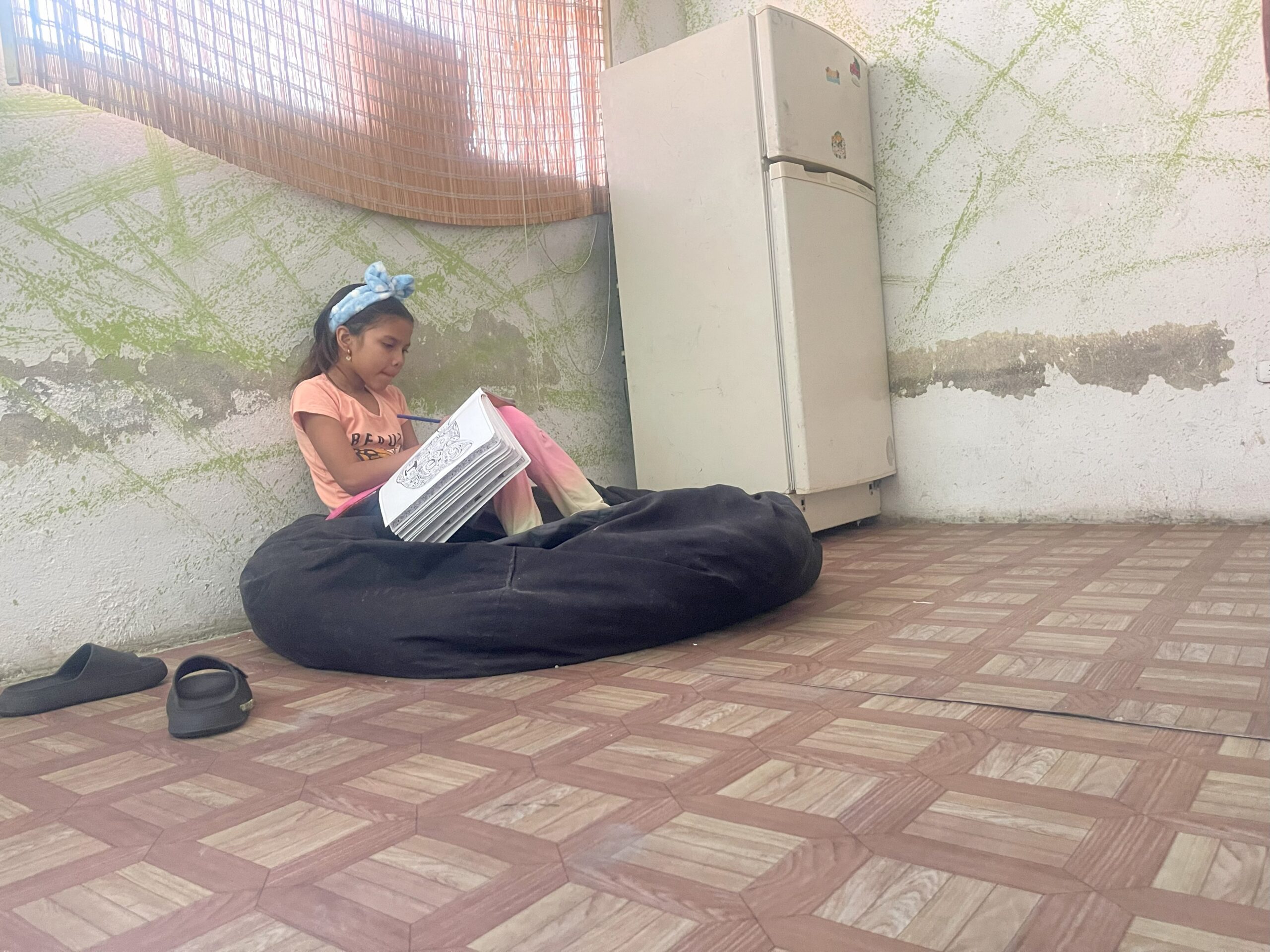 Tres Mujeres, Tres Historias: Tejiendo Rutas de Esperanza