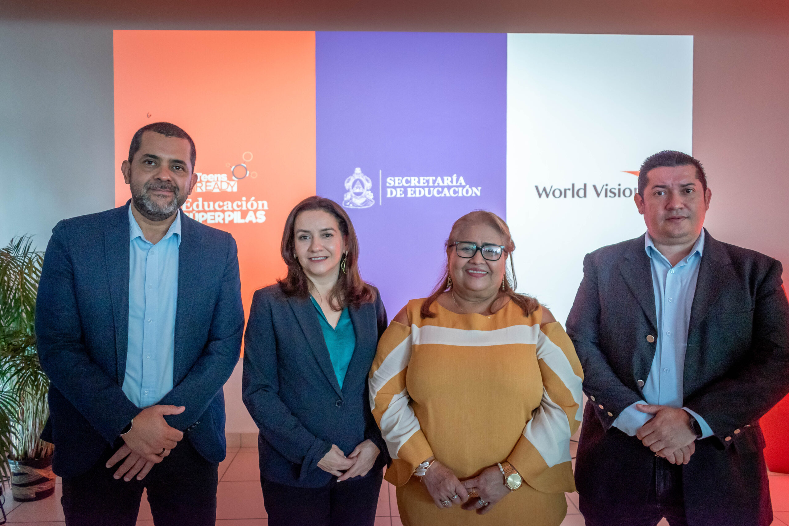 World Vision y Secretaría de Educación lanzan programa Teens Ready en Honduras