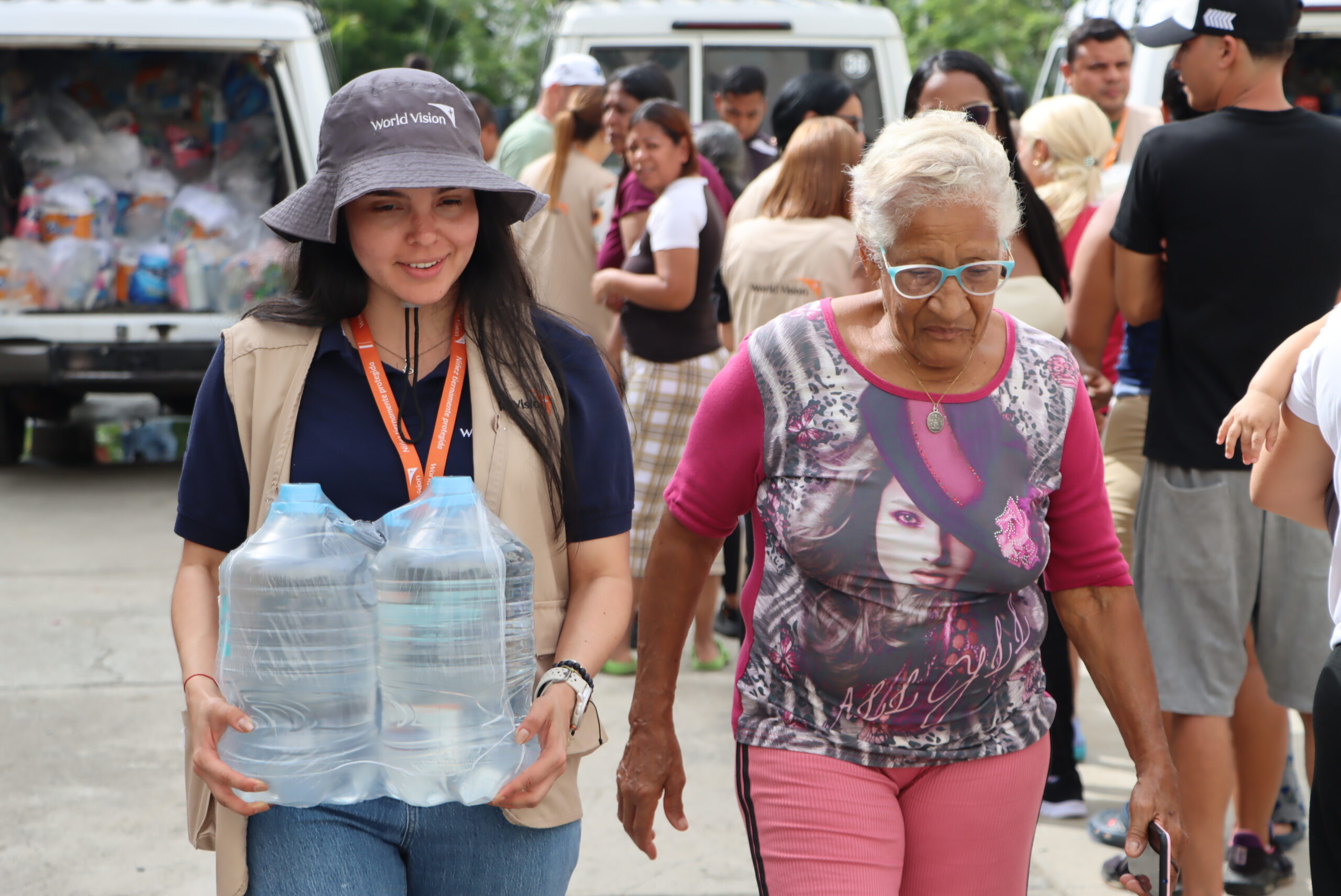 Terremoto en Venezuela: familias en La Guaira caminan hasta 15 kilómetros para conseguir ayuda